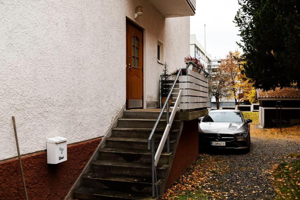 Mukava Saunallinen Kaksio Omalla Sisaeaenkaeynnillae Ja Ilmaisella Autopaikalla Kuopio Zewnętrze zdjęcie