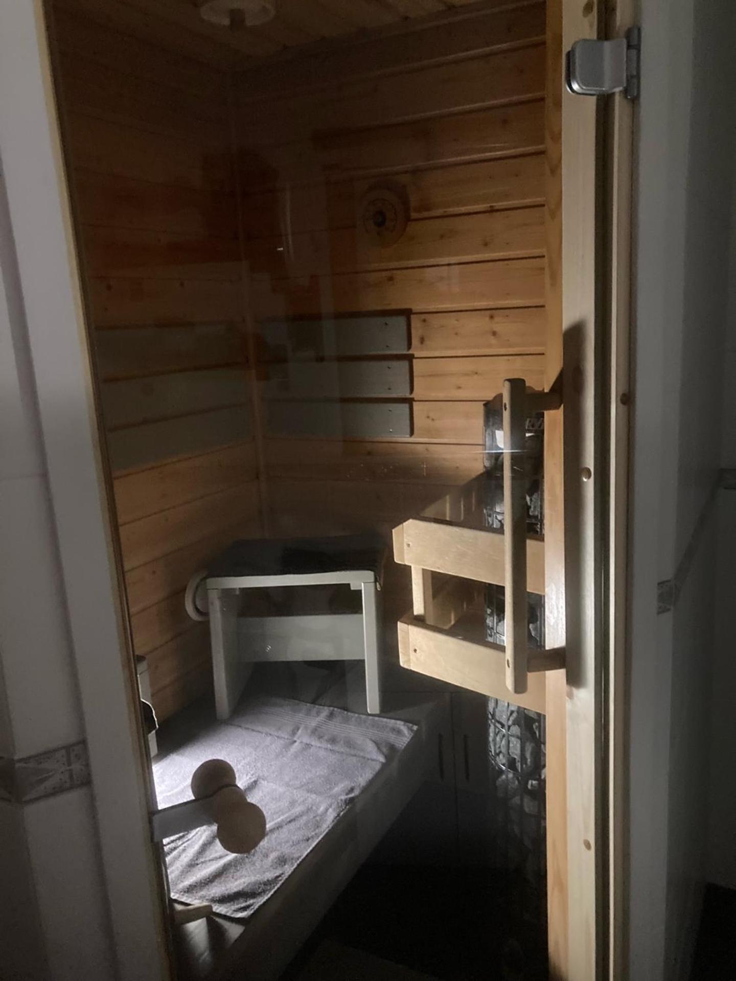 Mukava Saunallinen Kaksio Omalla Sisaeaenkaeynnillae Ja Ilmaisella Autopaikalla Kuopio Zewnętrze zdjęcie